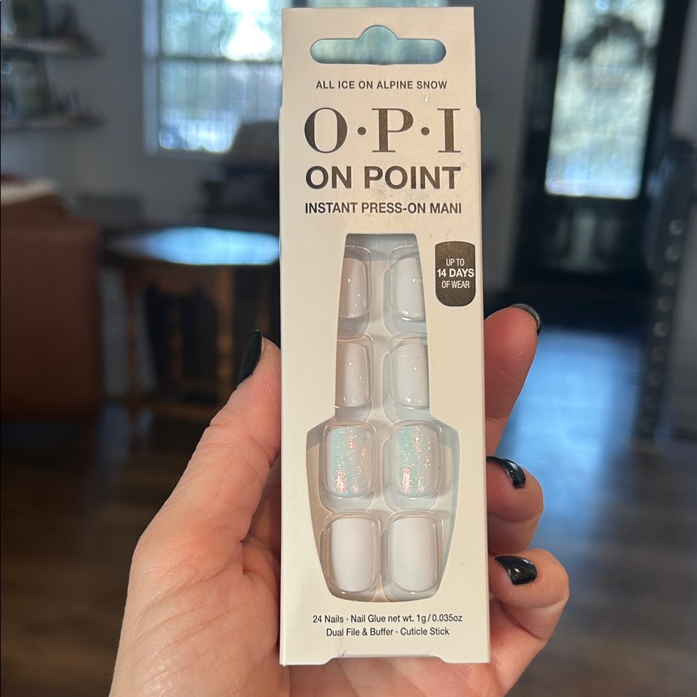 OPI On Point Instant Press-On Mani - All Ice on Alpine Snow